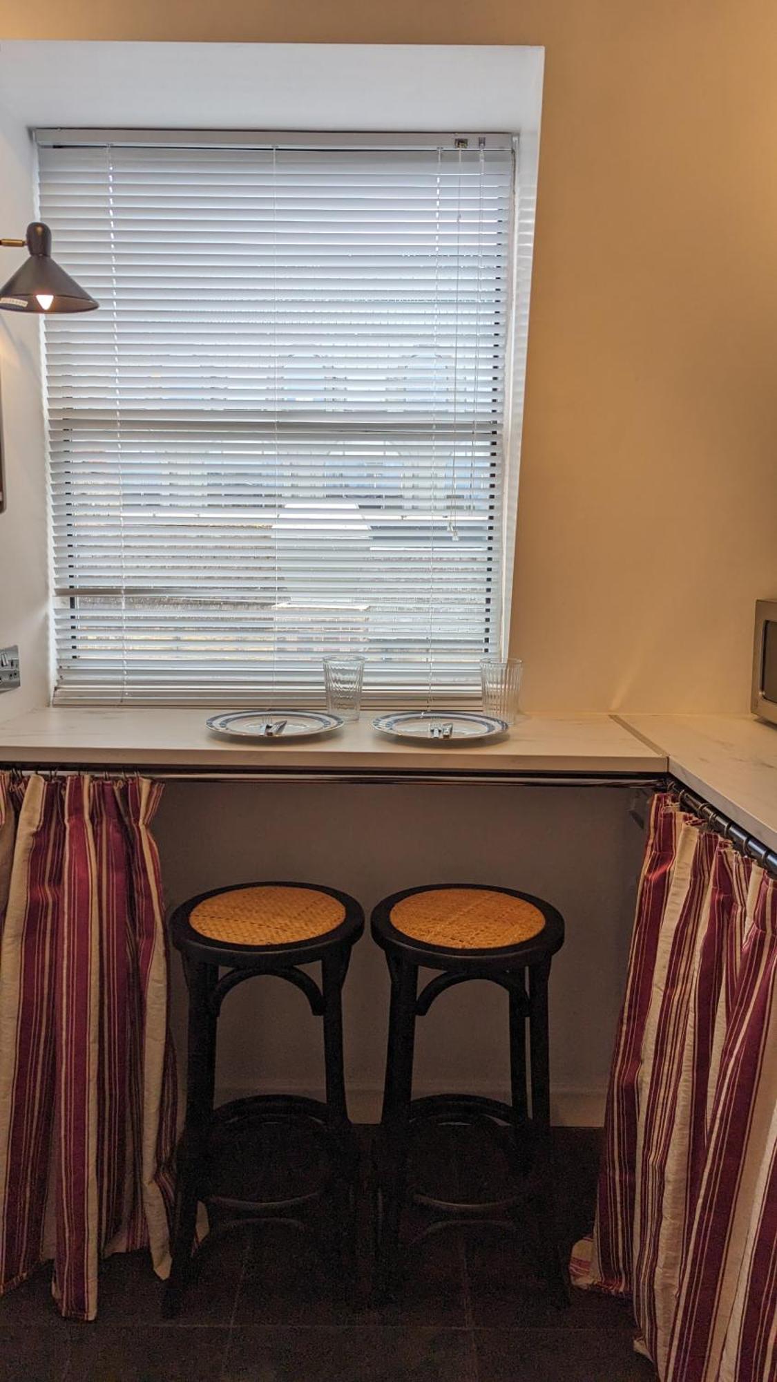 Charming & Quaint Old Compton Apartamento - Quiet Guests Only Allowed, No Parties Allowed, Over 25 Years Old Or Families ロンドン エクステリア 写真