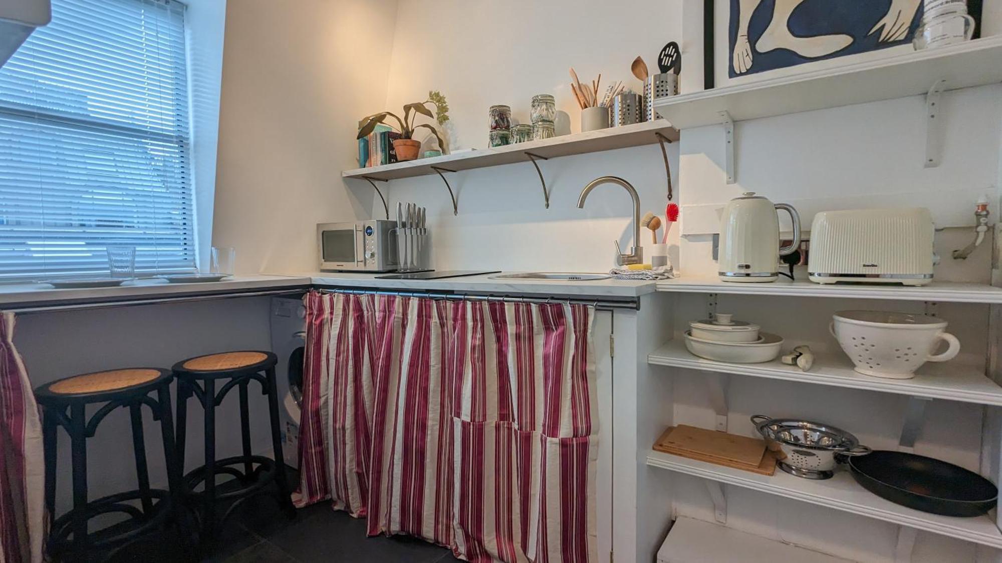 Charming & Quaint Old Compton Apartamento - Quiet Guests Only Allowed, No Parties Allowed, Over 25 Years Old Or Families ロンドン エクステリア 写真